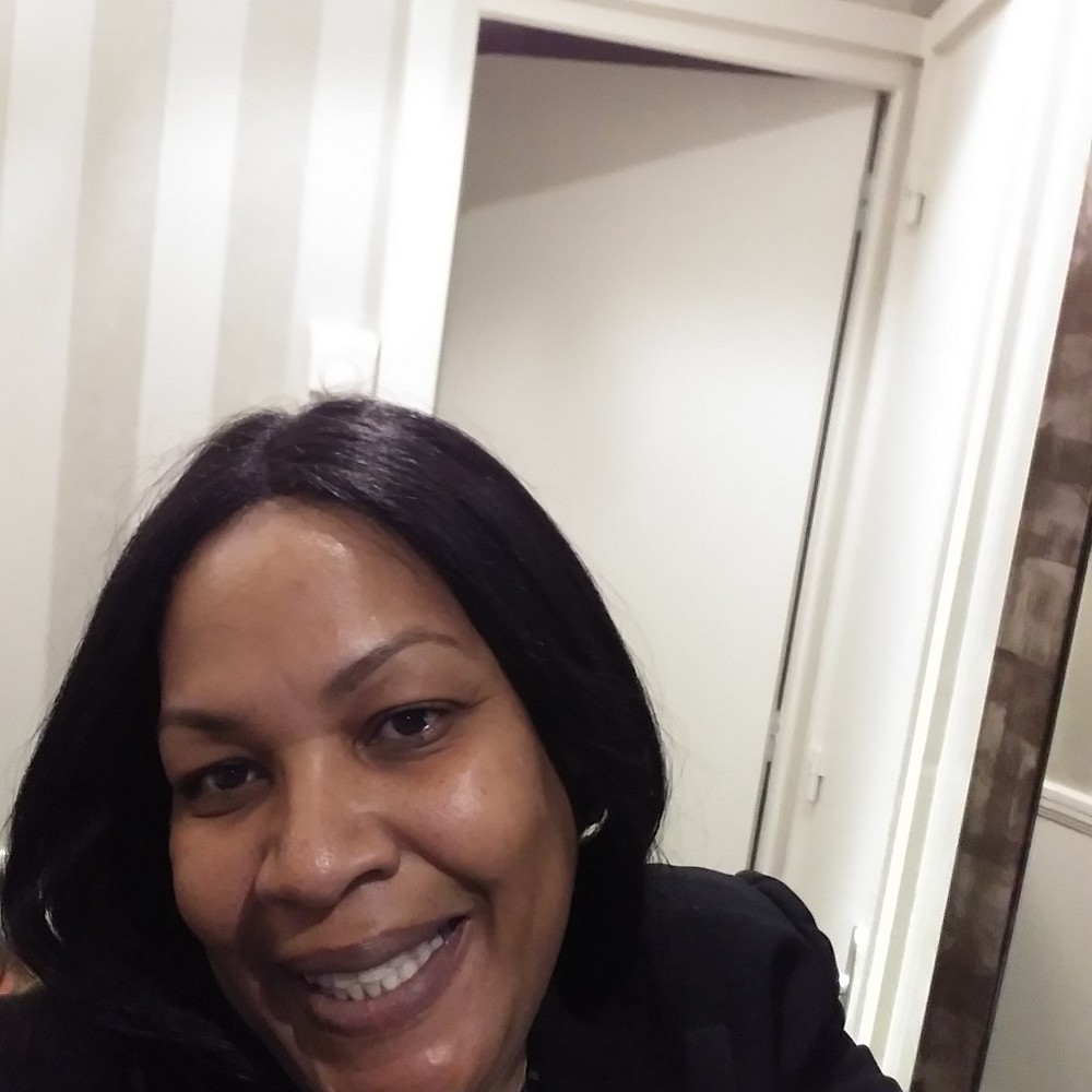 Meet your Posher, April